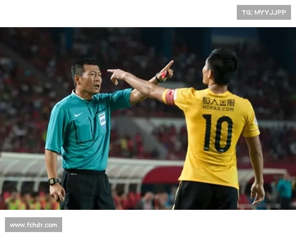 库明加因辱骂裁判被驱逐勇士季前赛再起波澜引发外界热议